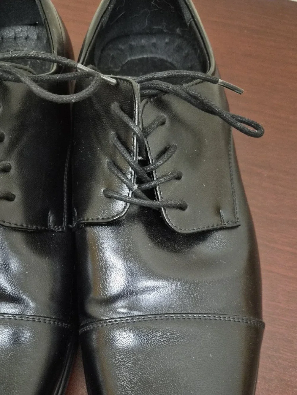 Van Heusen Black Men’s Cap-Toe Derby Dress Shoes Size 11.5